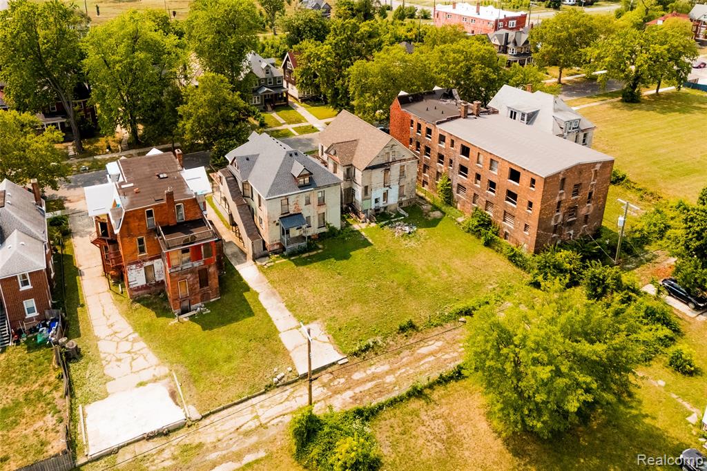 main property photo 21