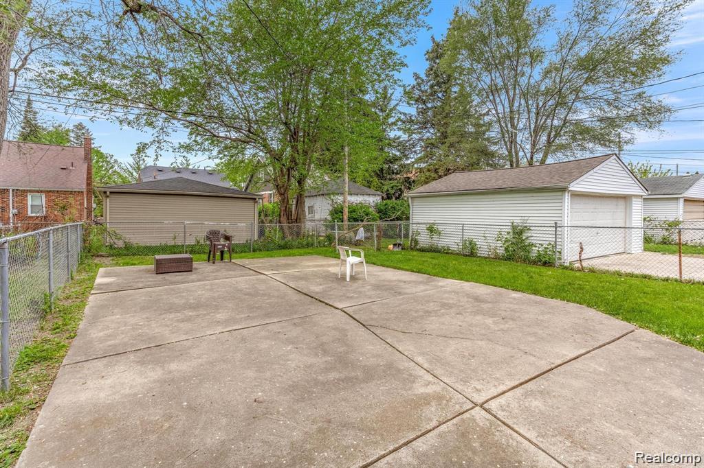 main property photo 23