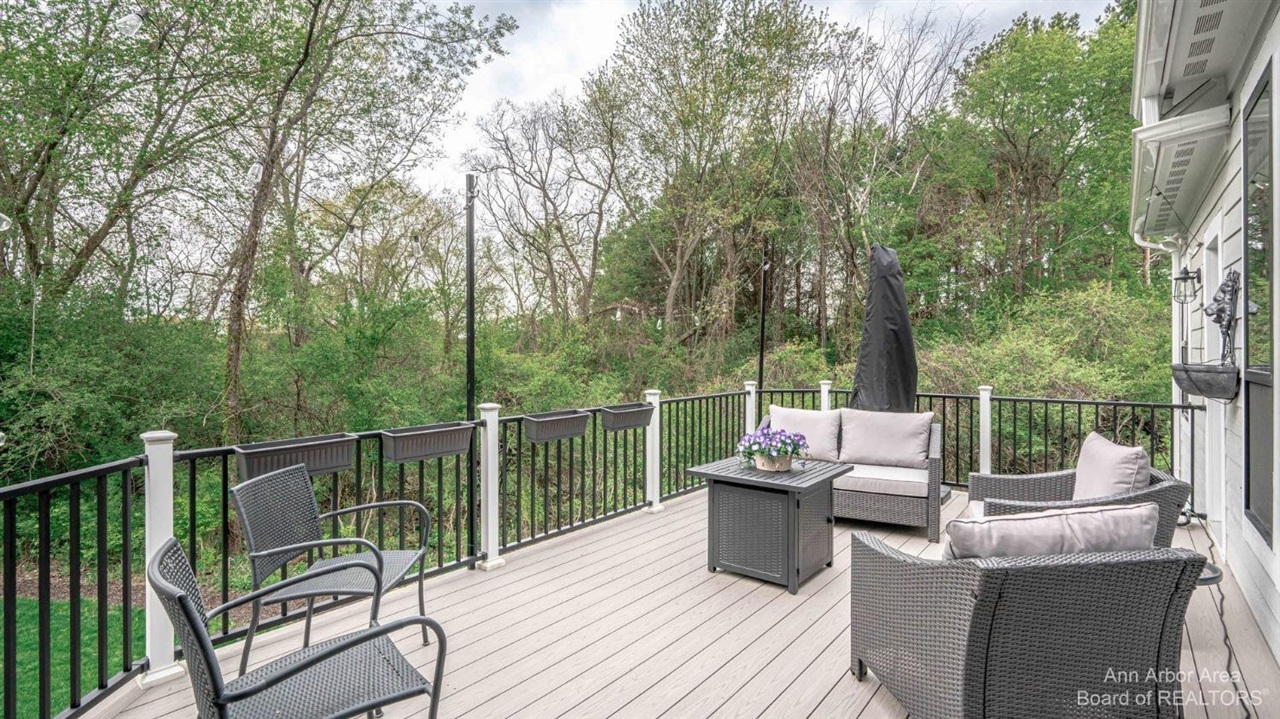 main property photo 89