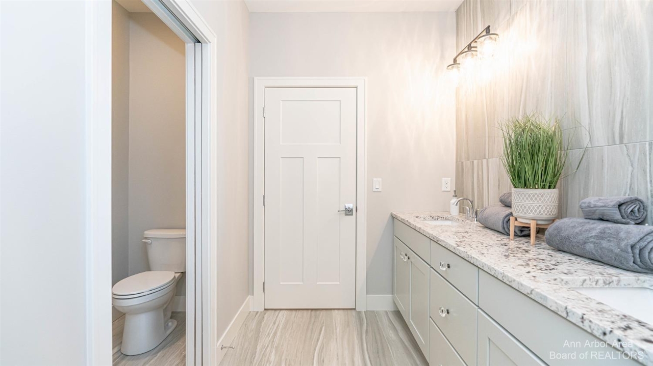 main property photo 77