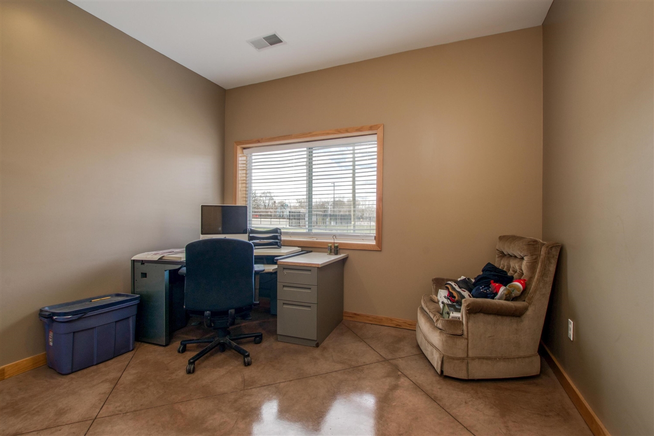 main property photo 14