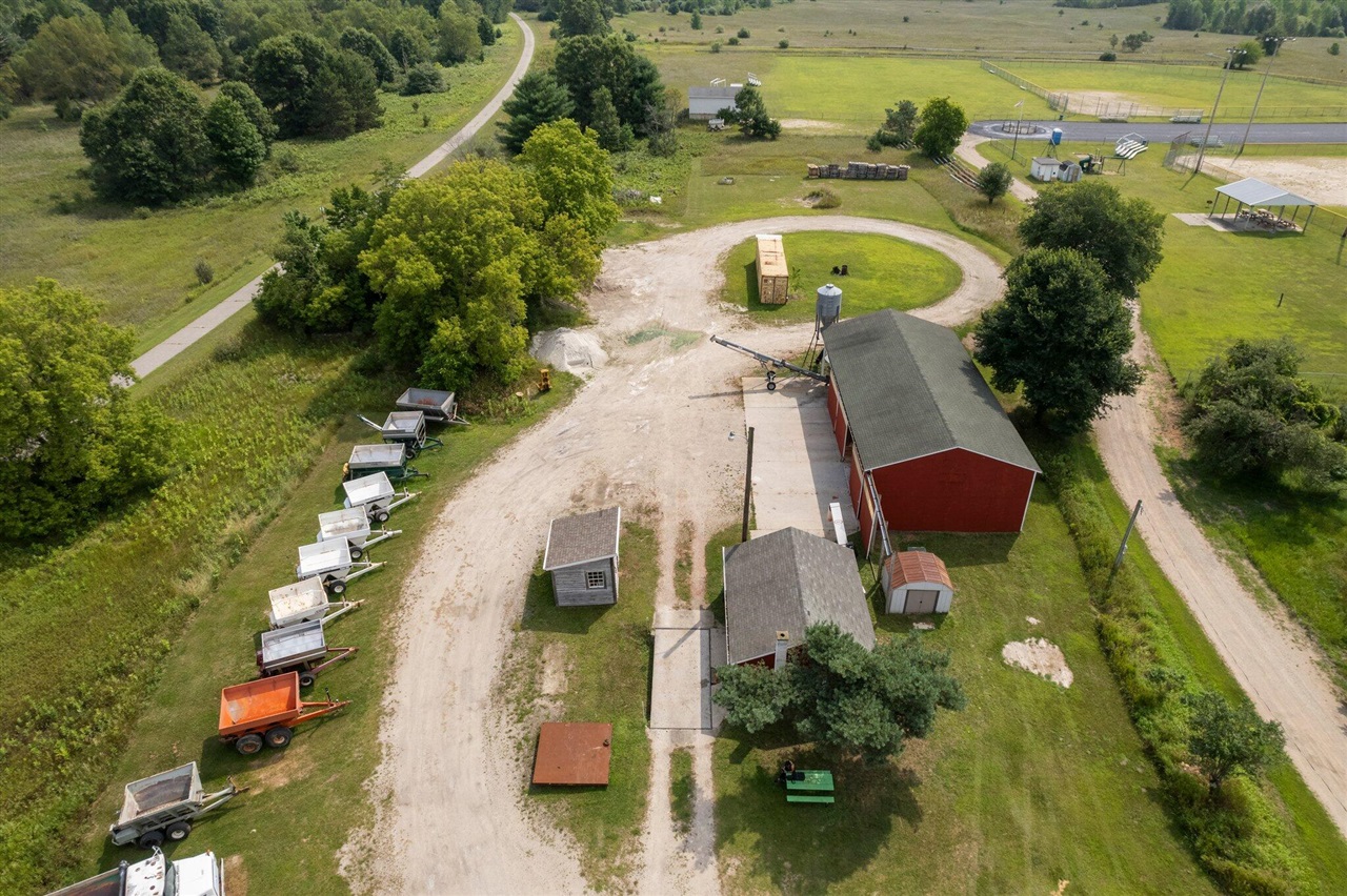main property photo 16