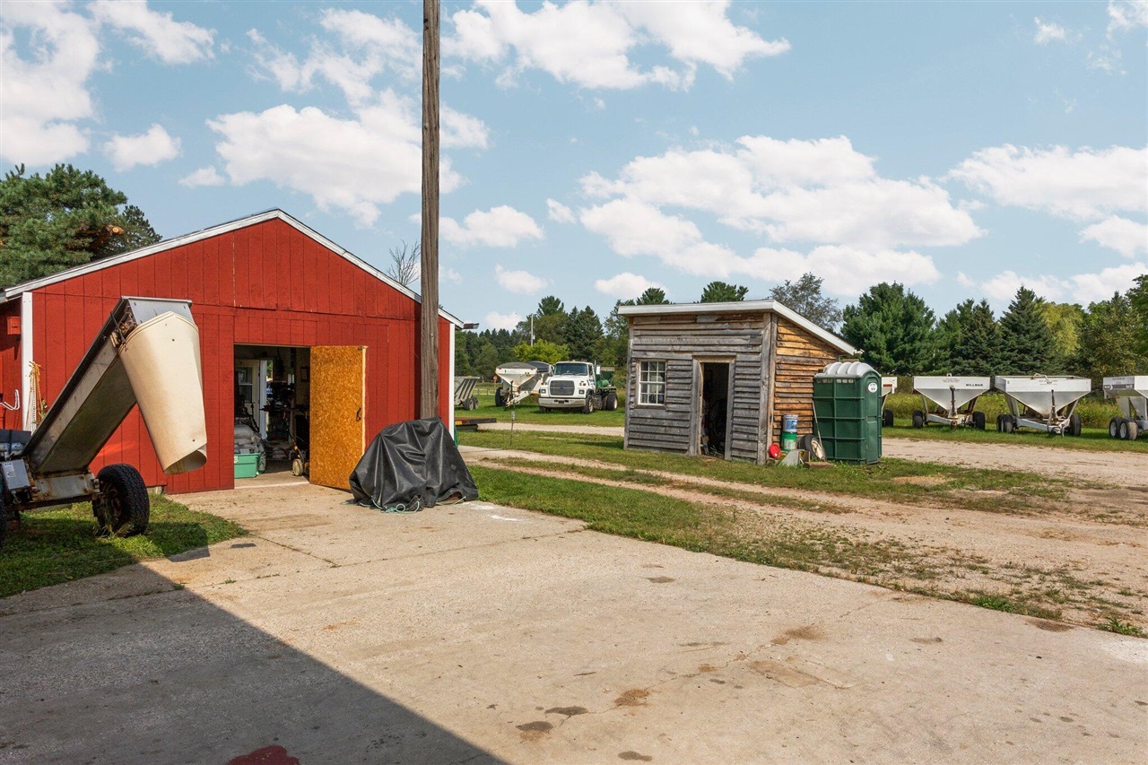 main property photo 25
