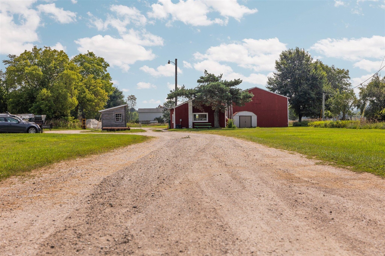 main property photo 34
