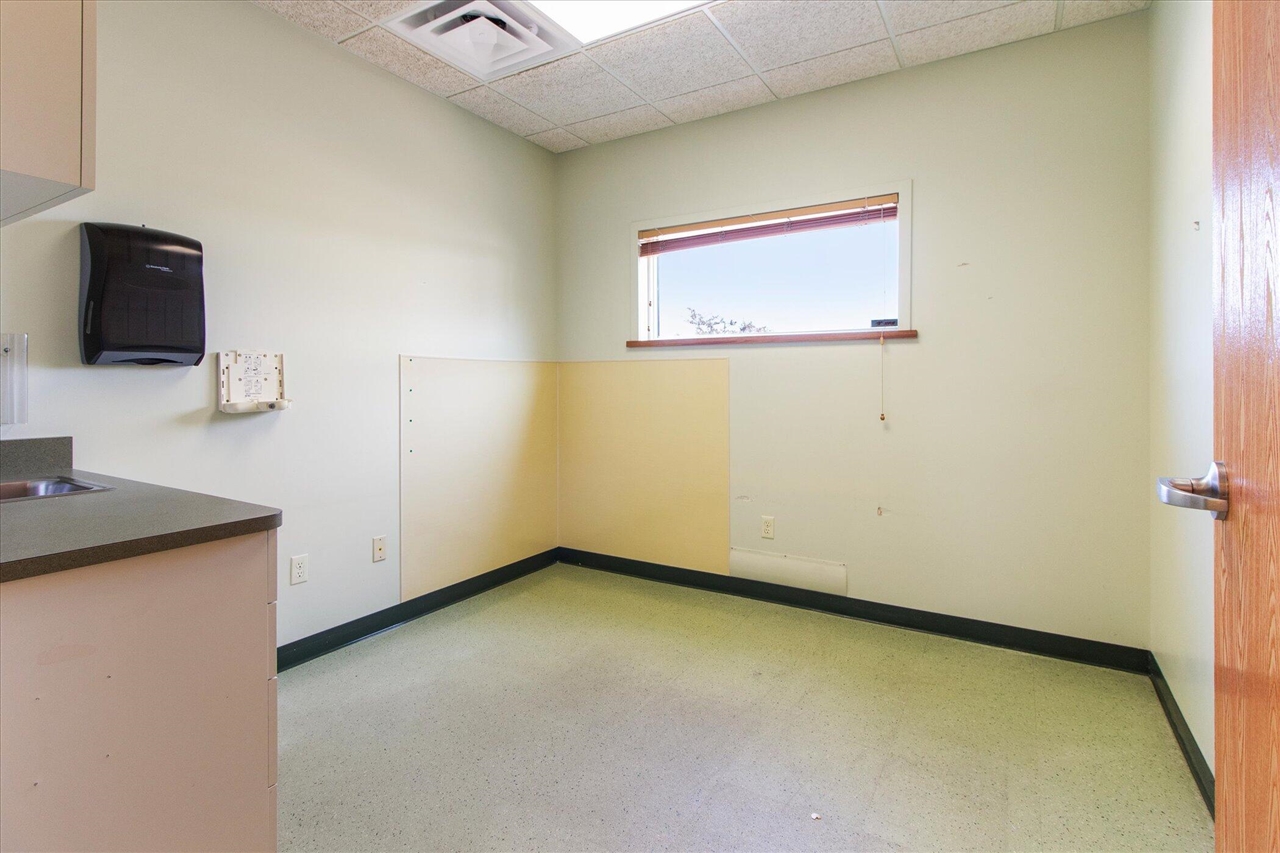 main property photo 14