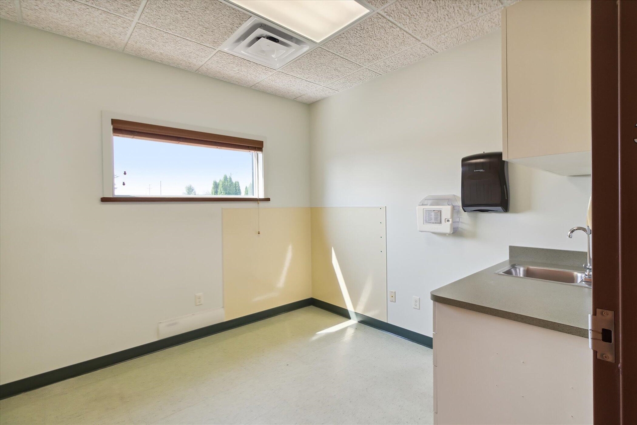main property photo 45