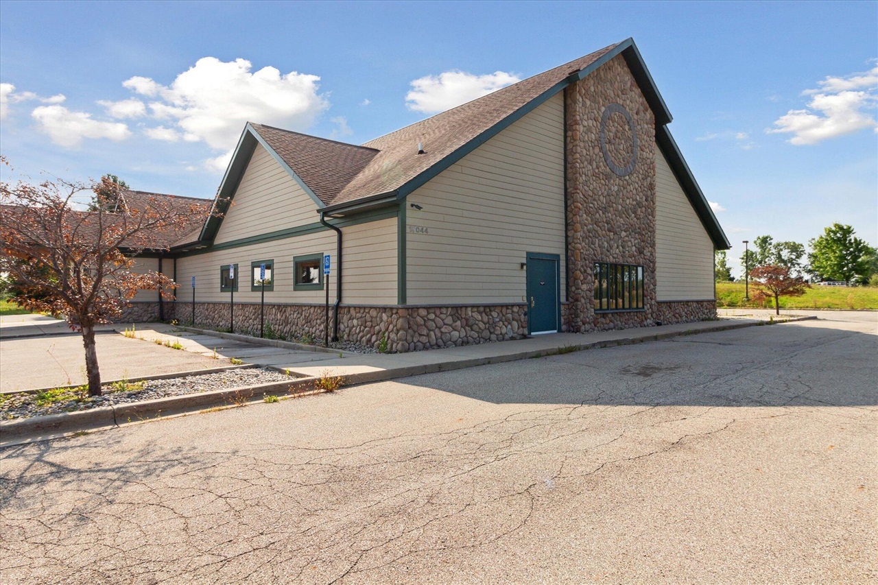main property photo 76