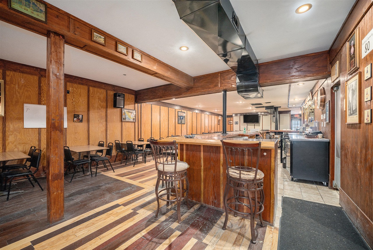 main property photo 10
