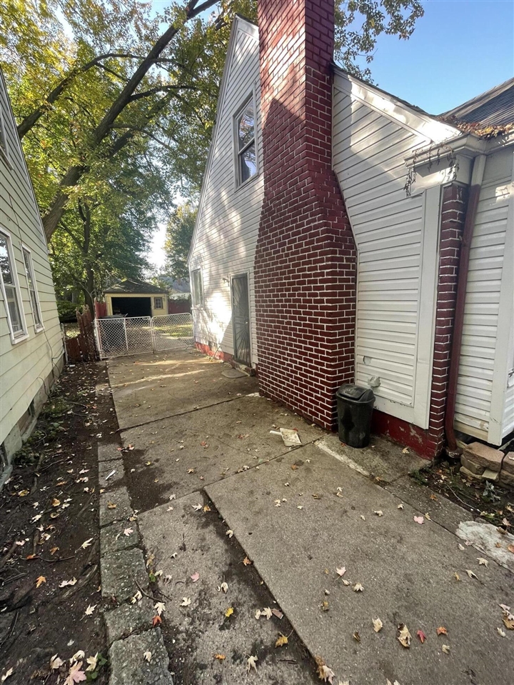main property photo 7