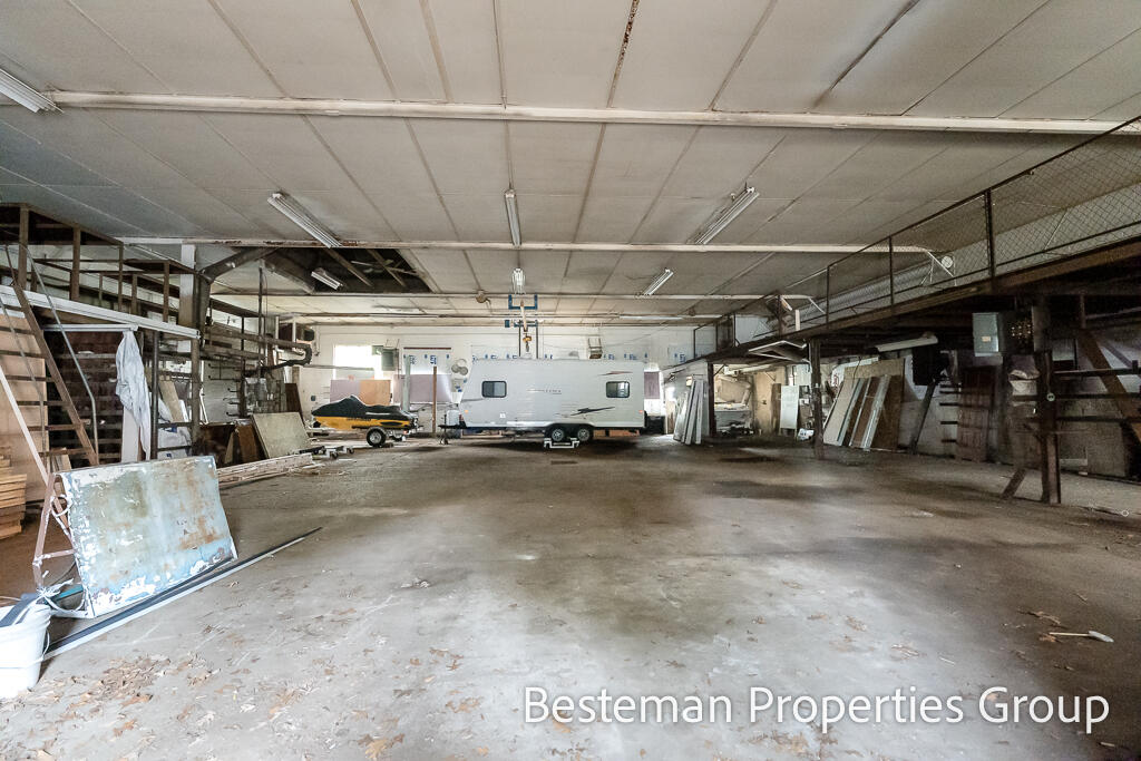 main property photo 16