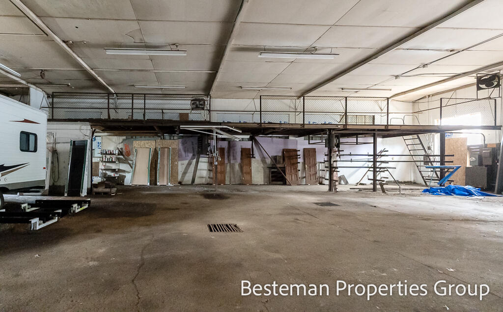 main property photo 19