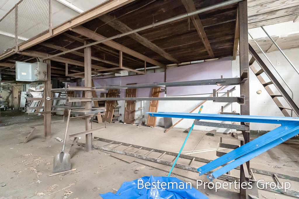 main property photo 36