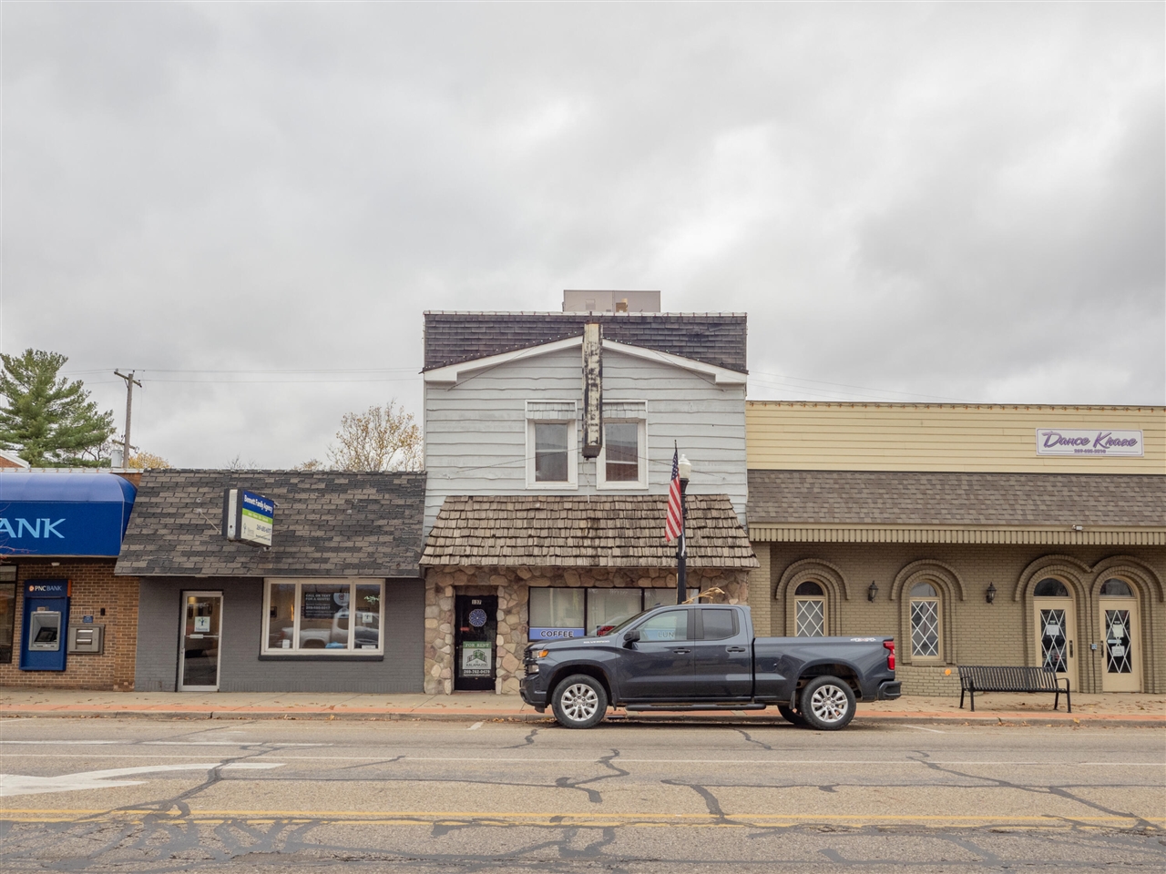 main property photo 2
