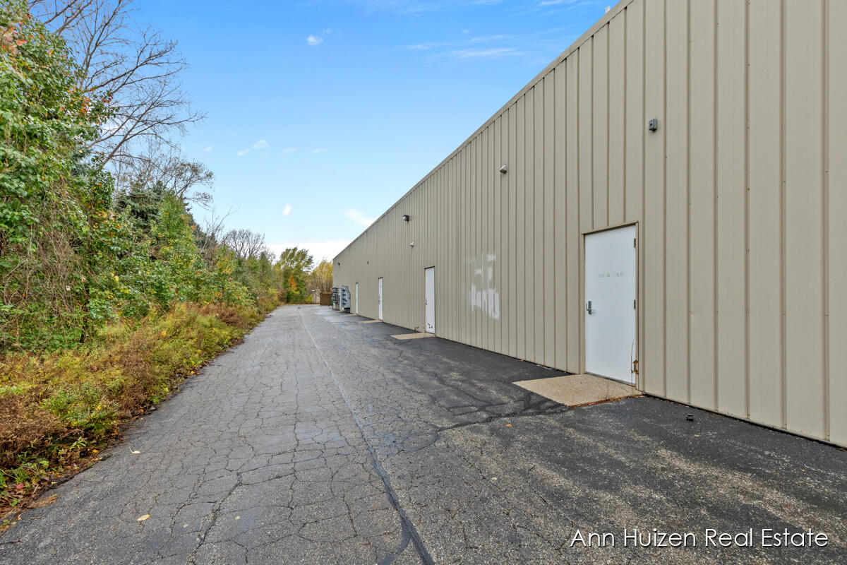main property photo 38