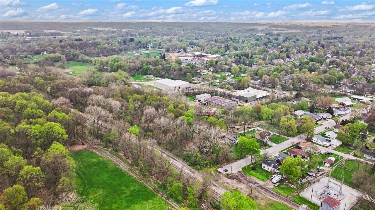main property photo 11