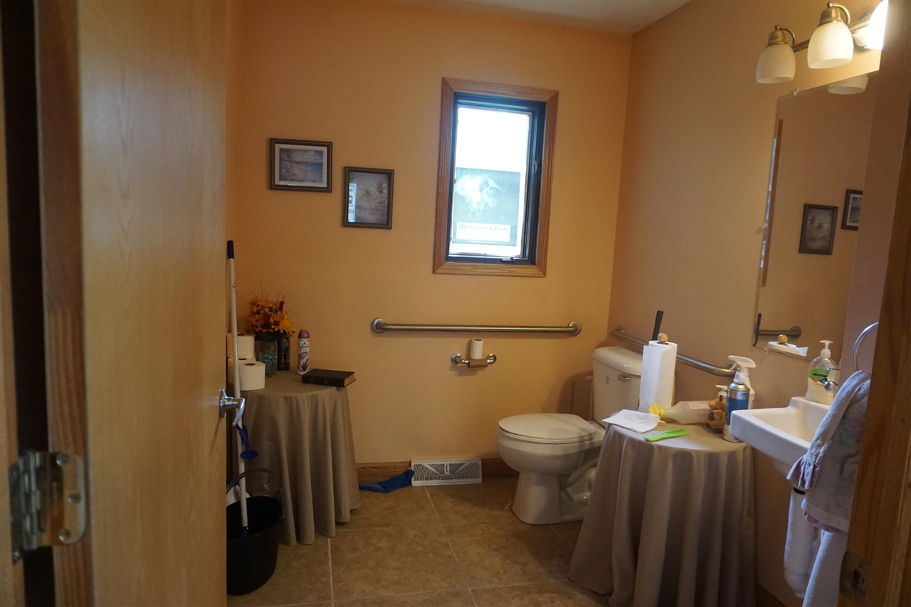 main property photo 28