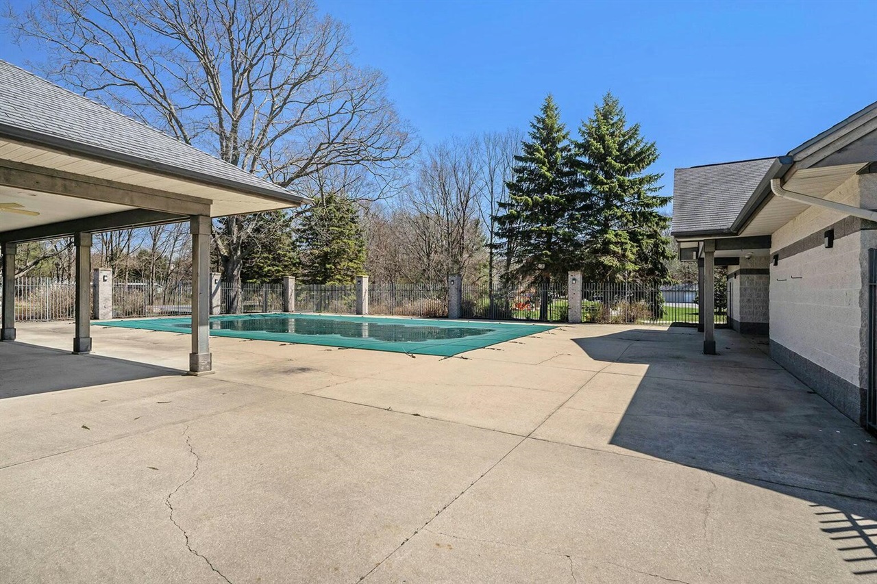 property viewer photo 15