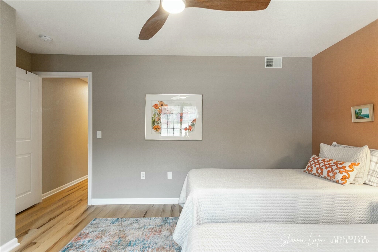 property viewer photo 18