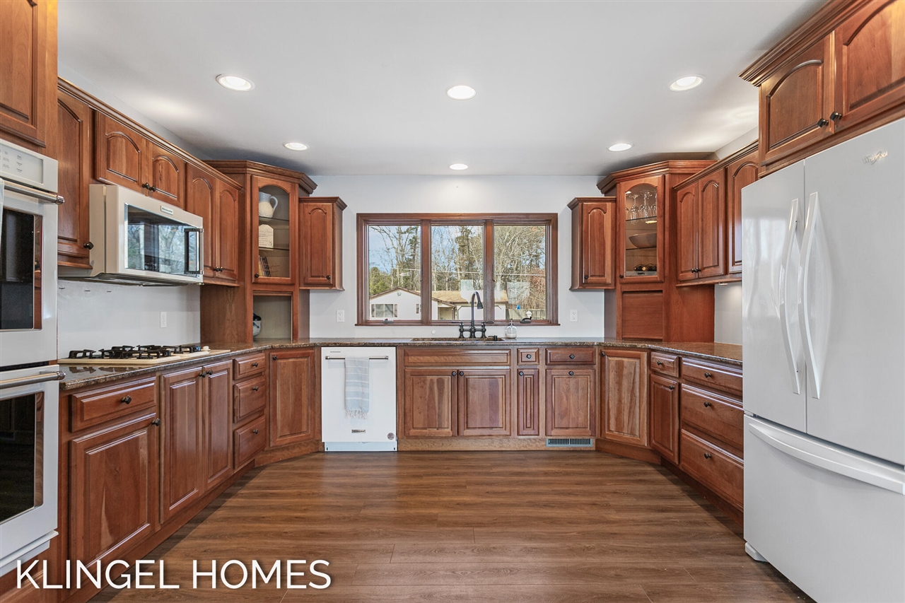 property viewer photo 9