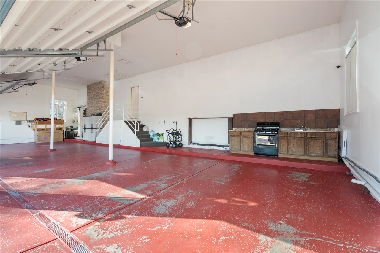 main property photo 67