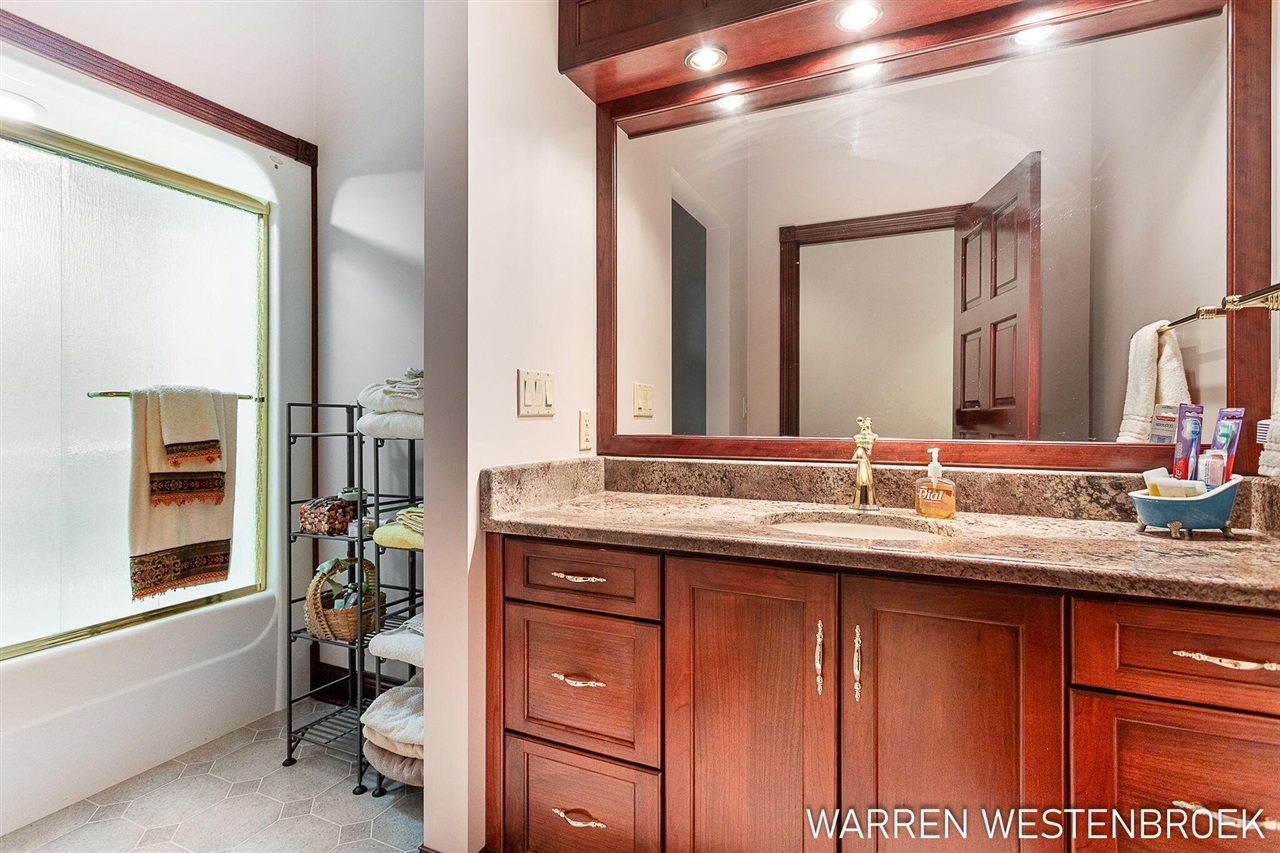 main property photo 80