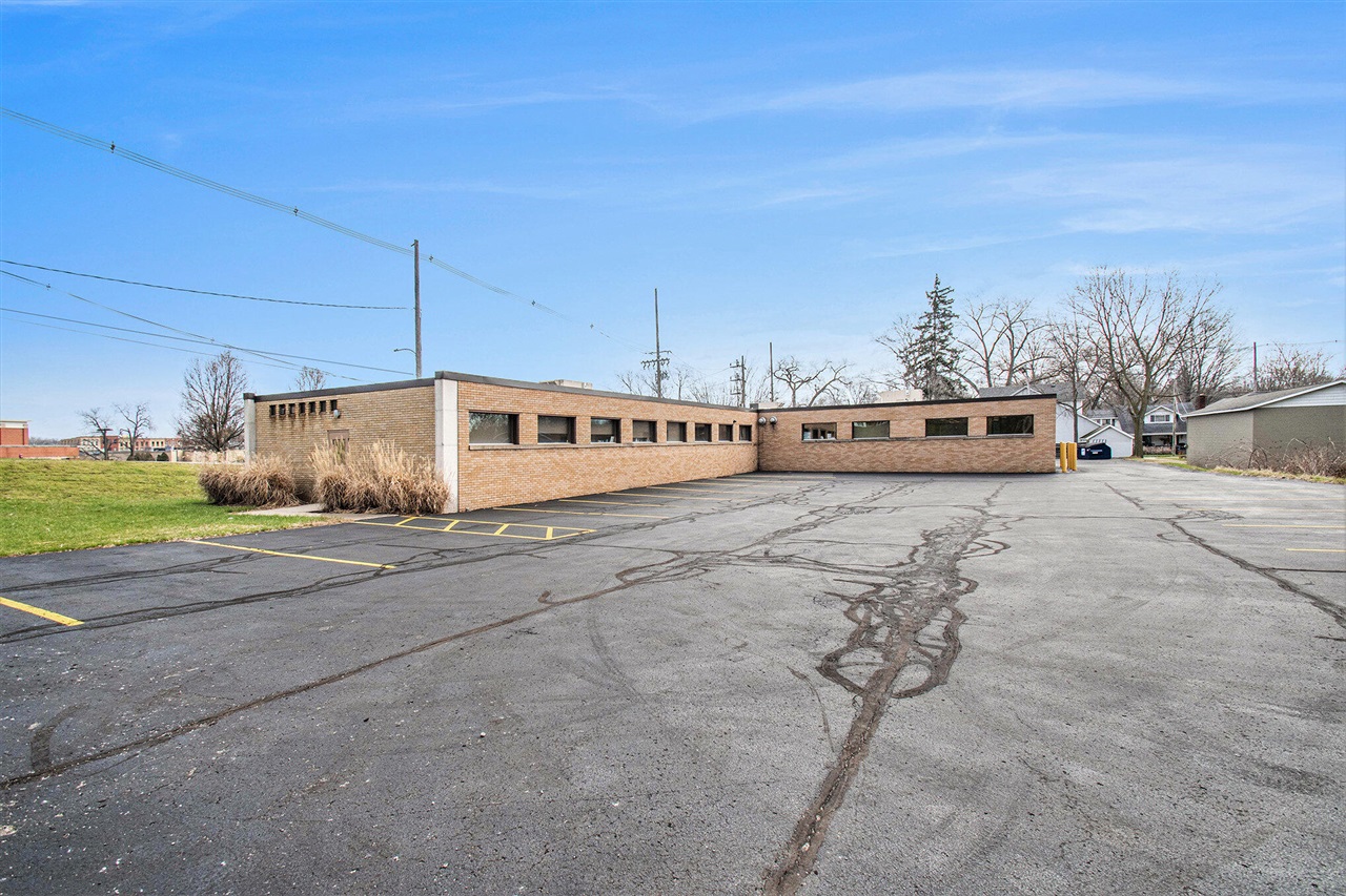 main property photo 31