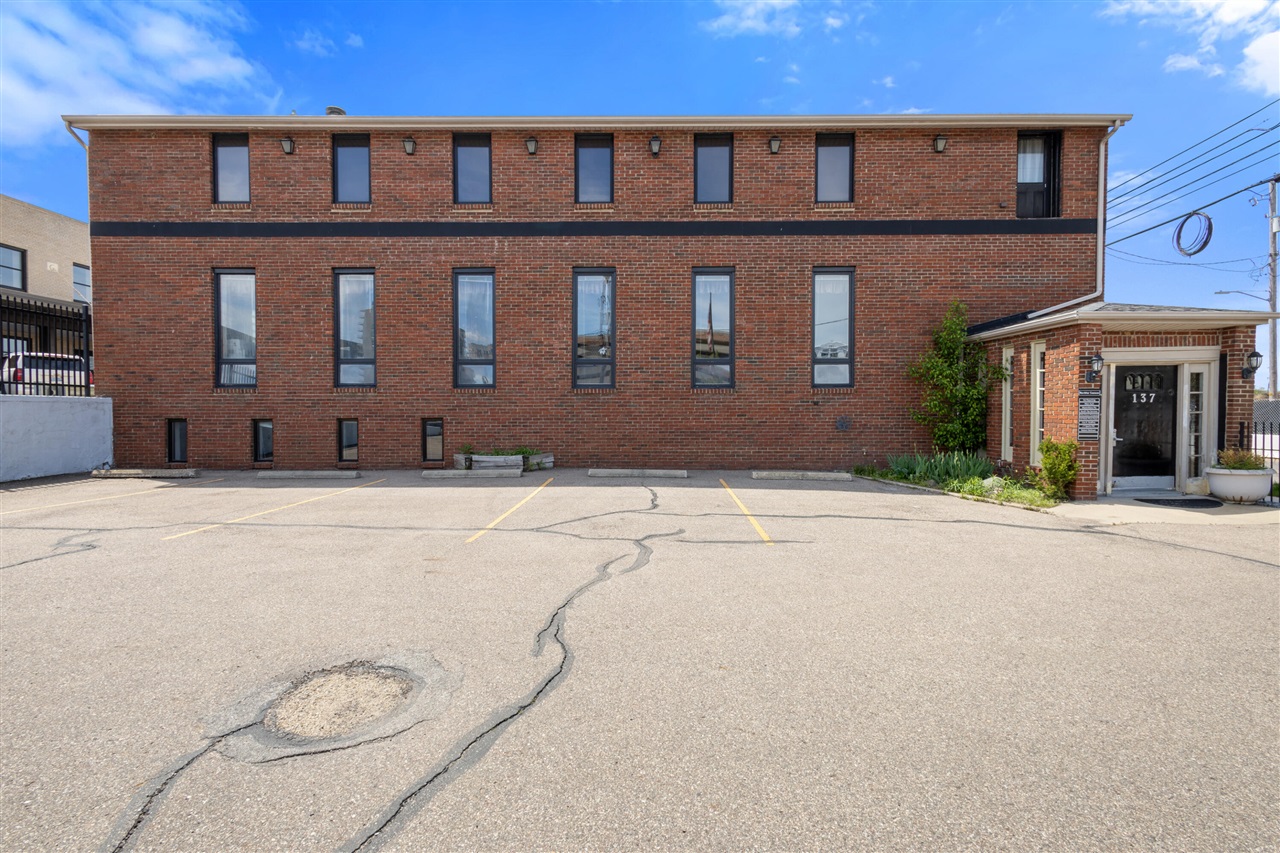 main property photo 18