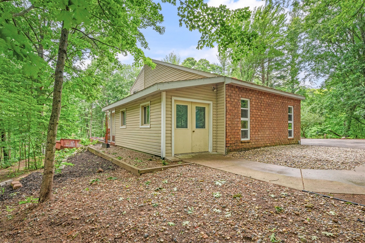main property photo 76