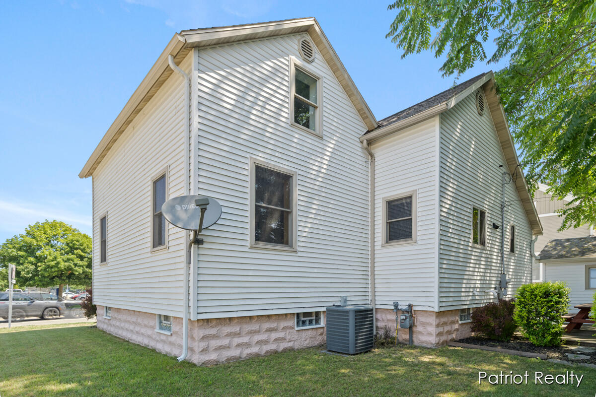 main property photo 19