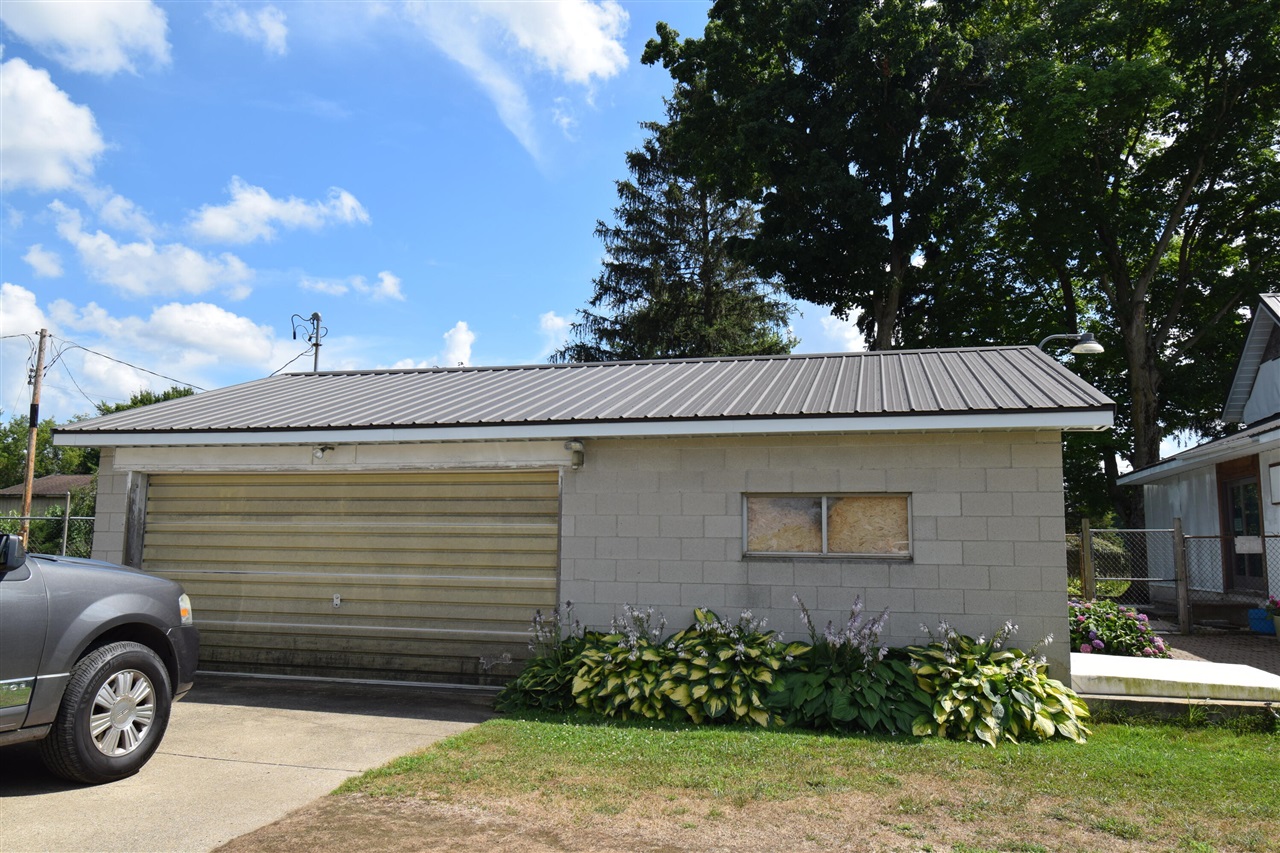 main property photo 40
