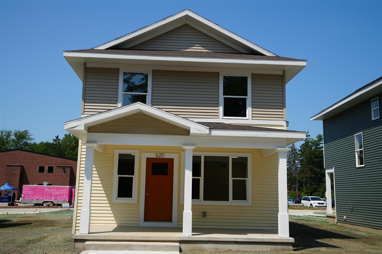 main property photo 0