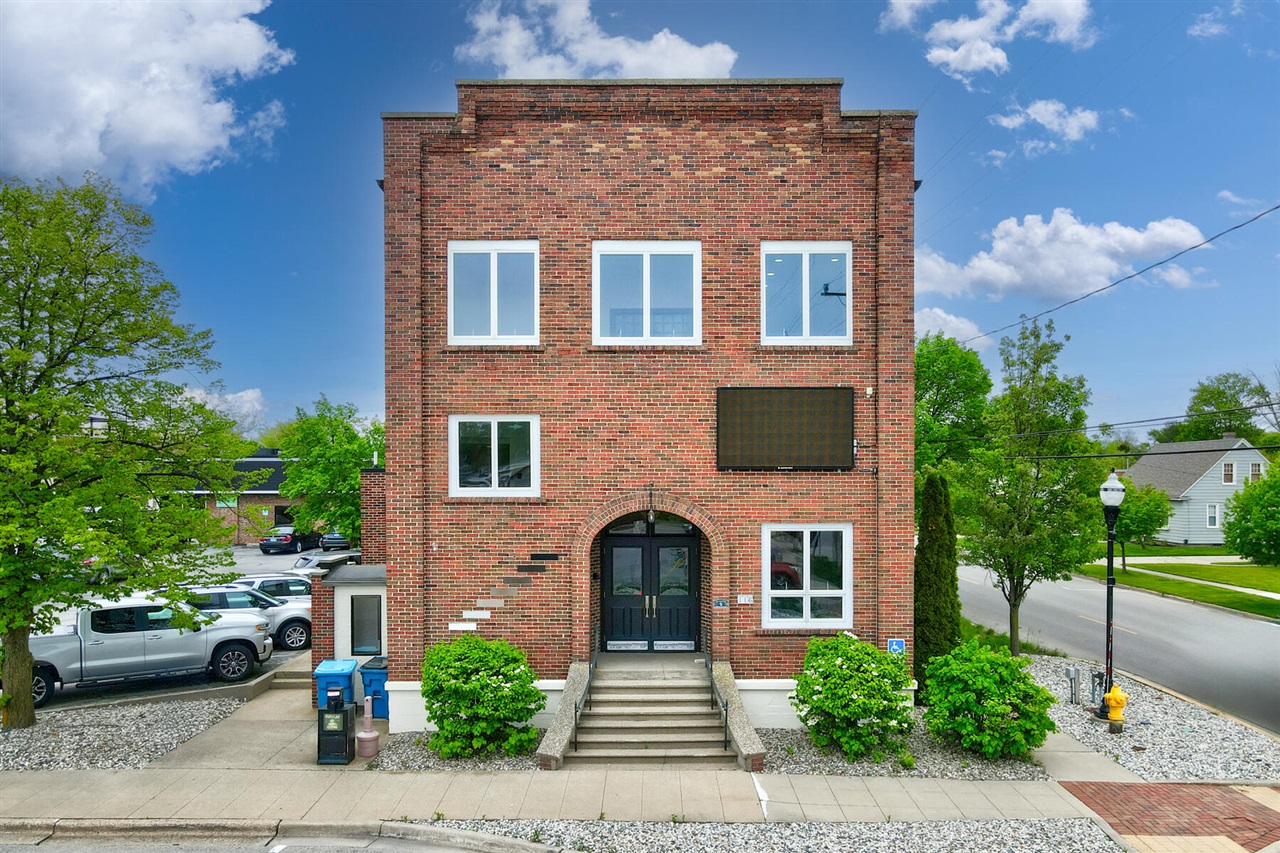 main property photo 0