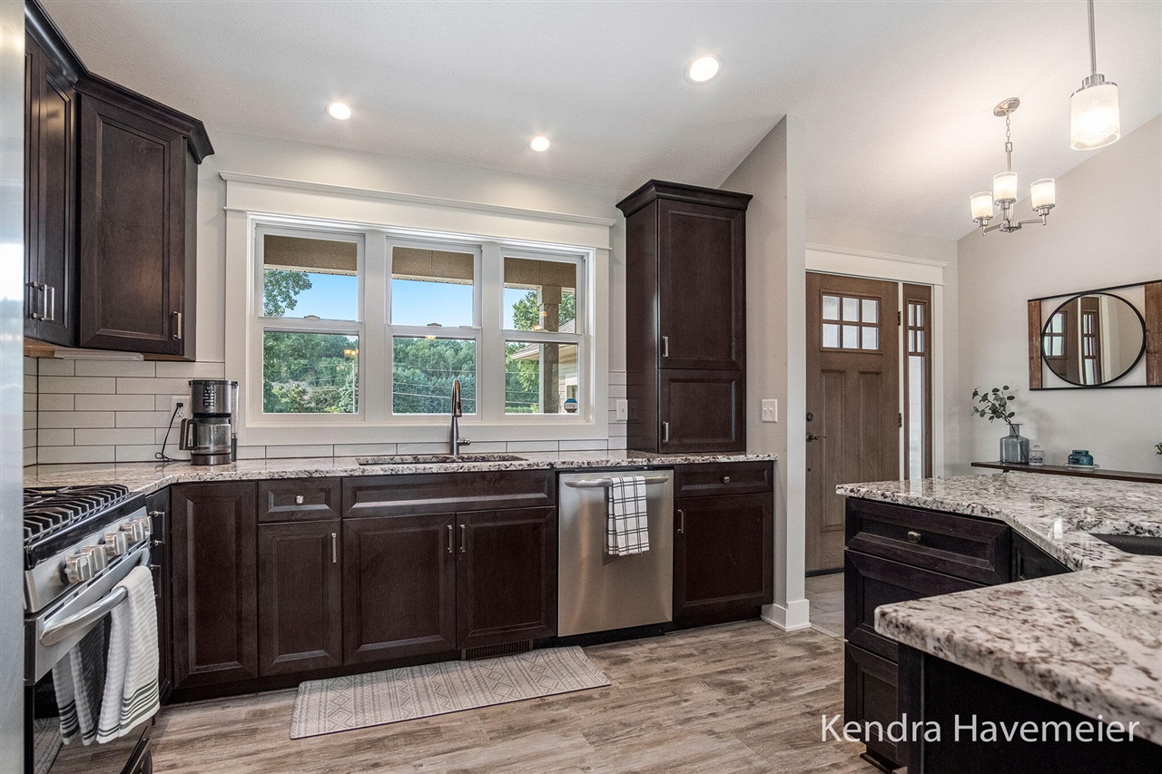 property viewer photo 8