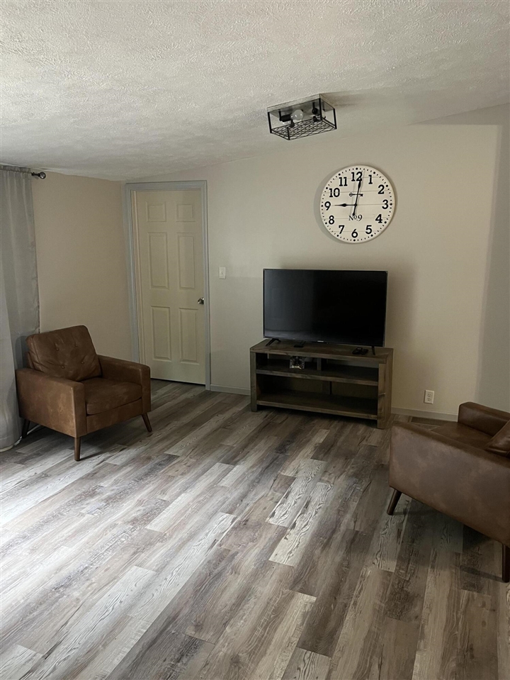 property viewer photo 4