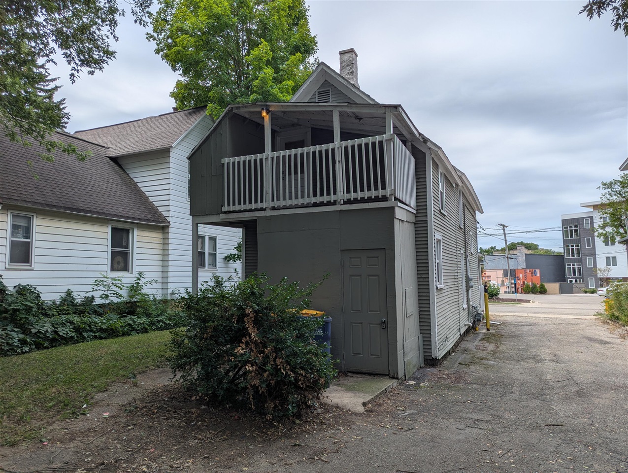 main property photo 19