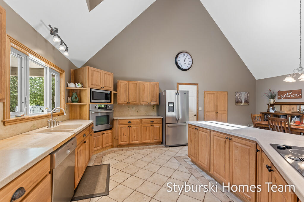 main property photo 17