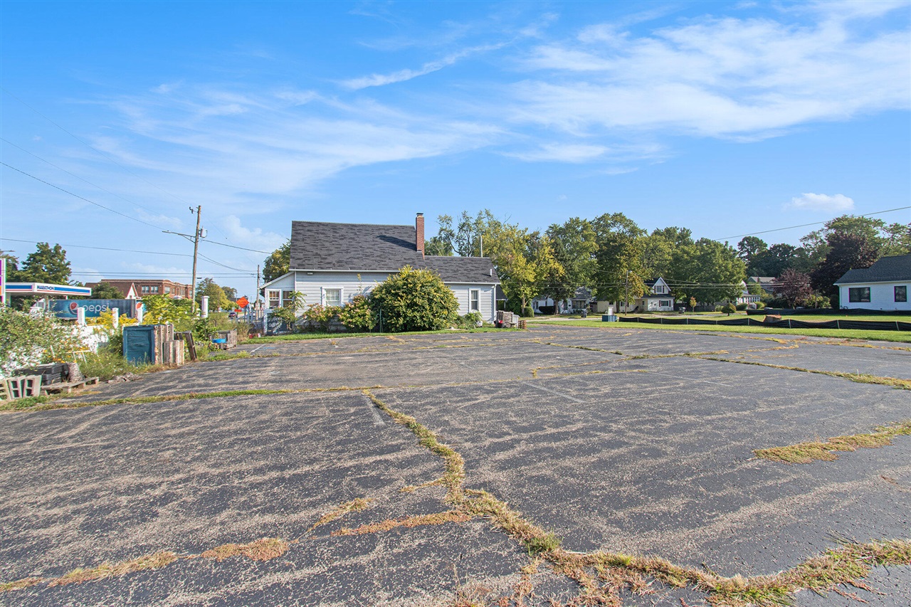 main property photo 10
