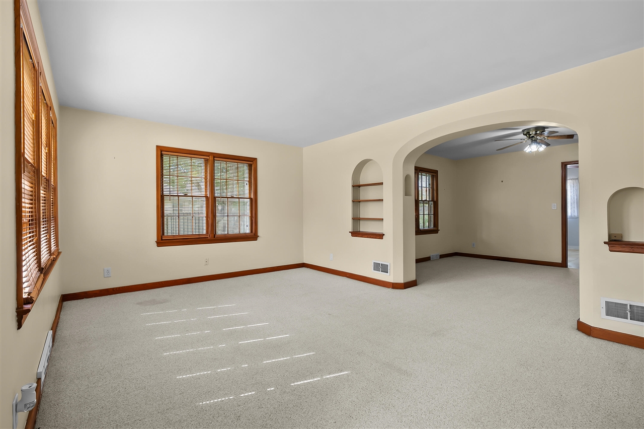 property viewer photo 13