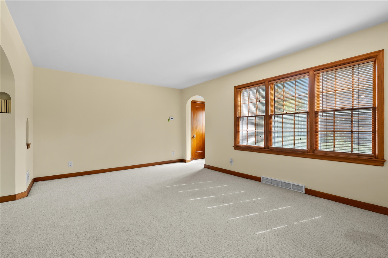 property viewer photo 5