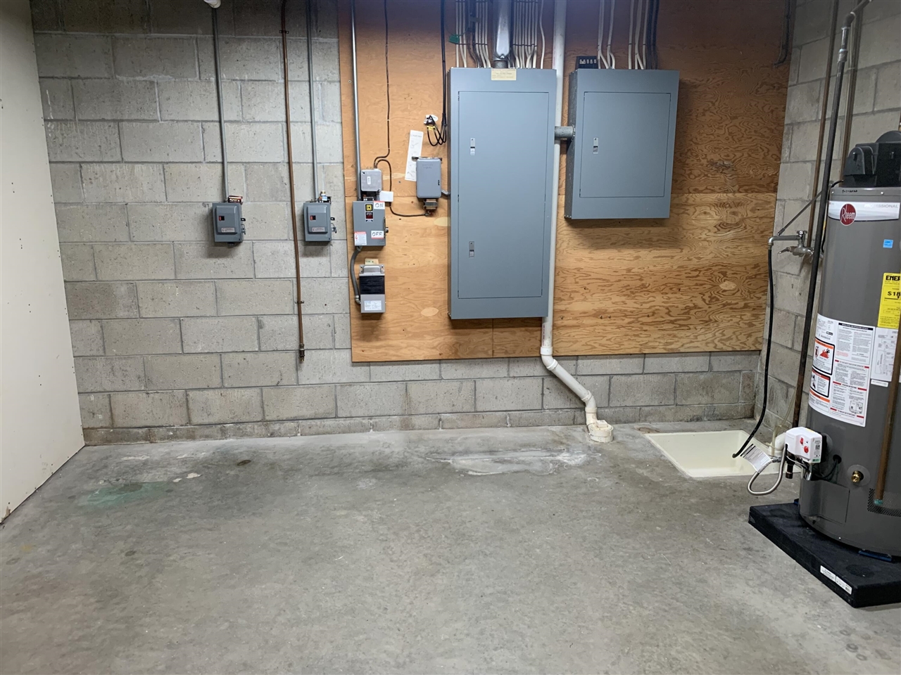 main property photo 28