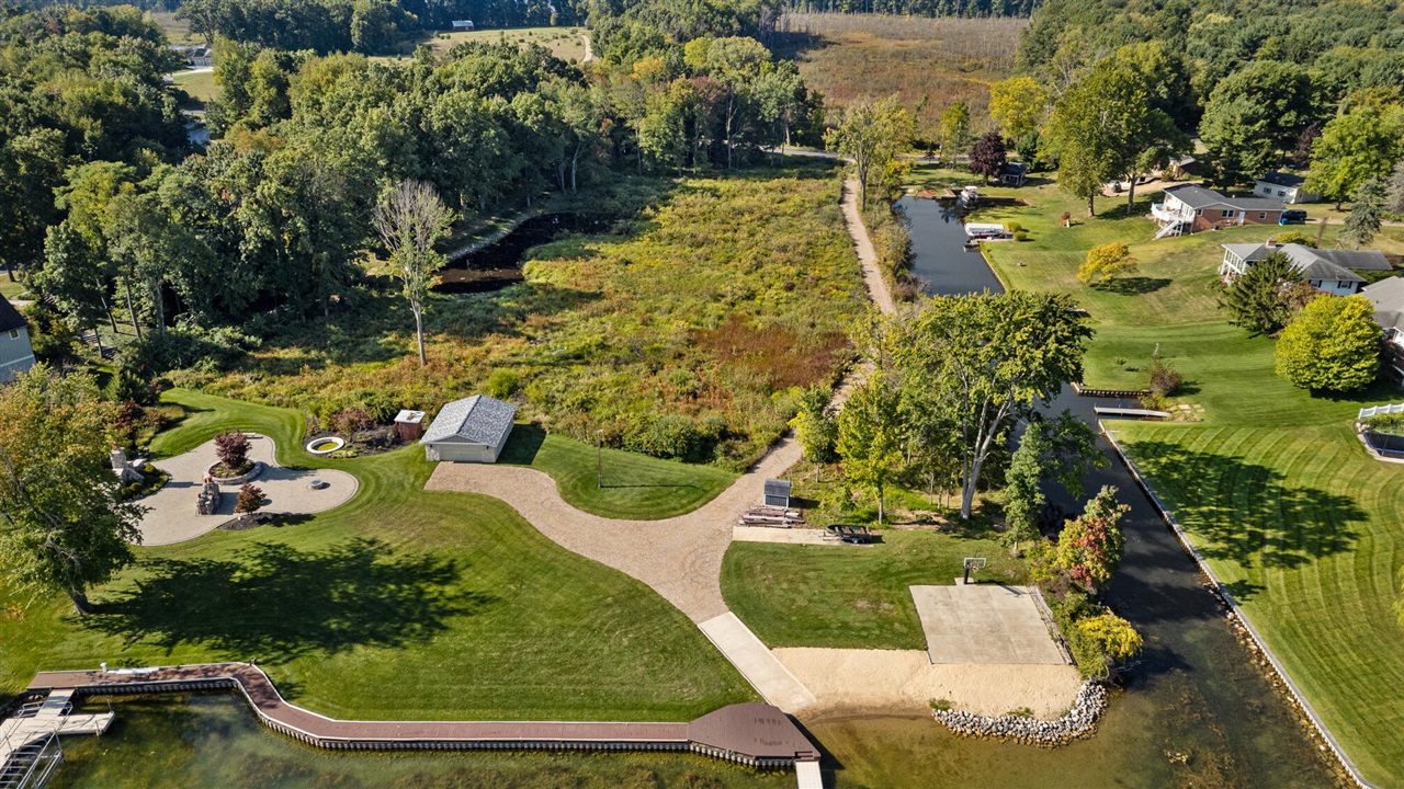 main property photo 17