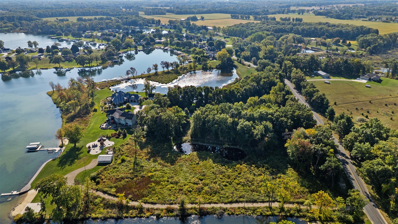 main property photo 18