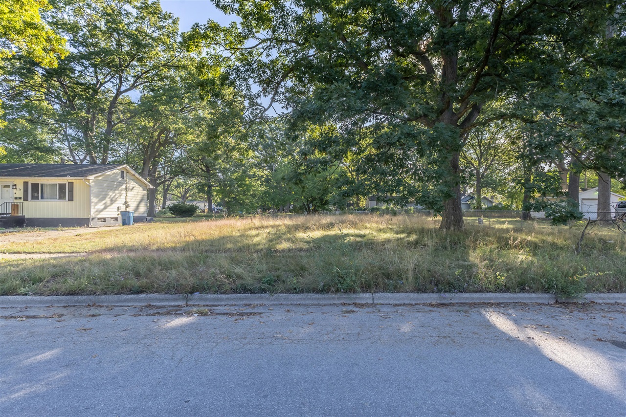 main property photo 11