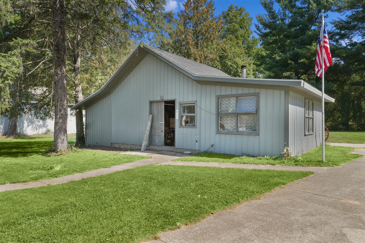 main property photo 41
