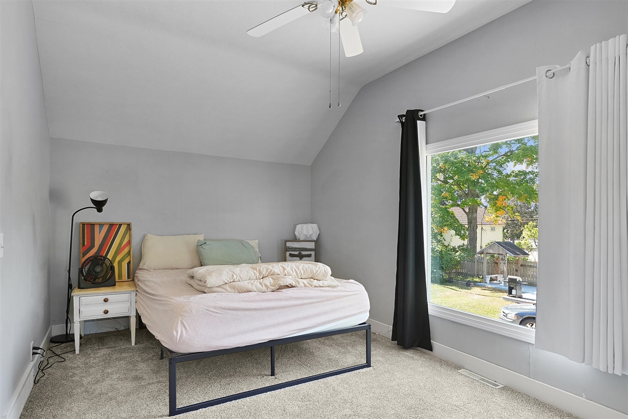 main property photo 51