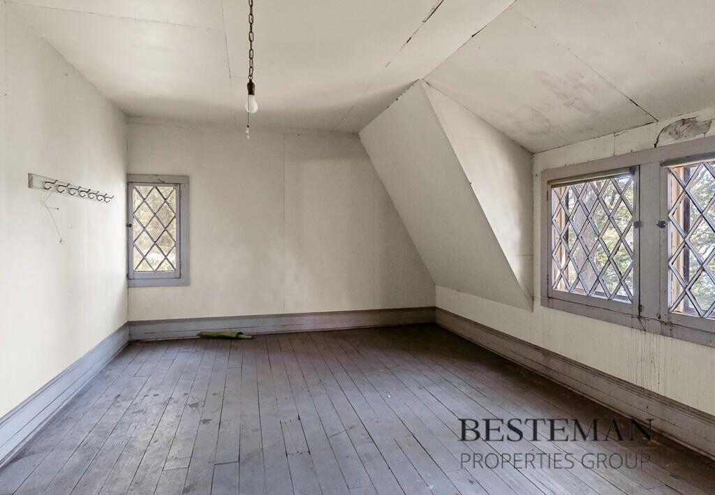main property photo 76