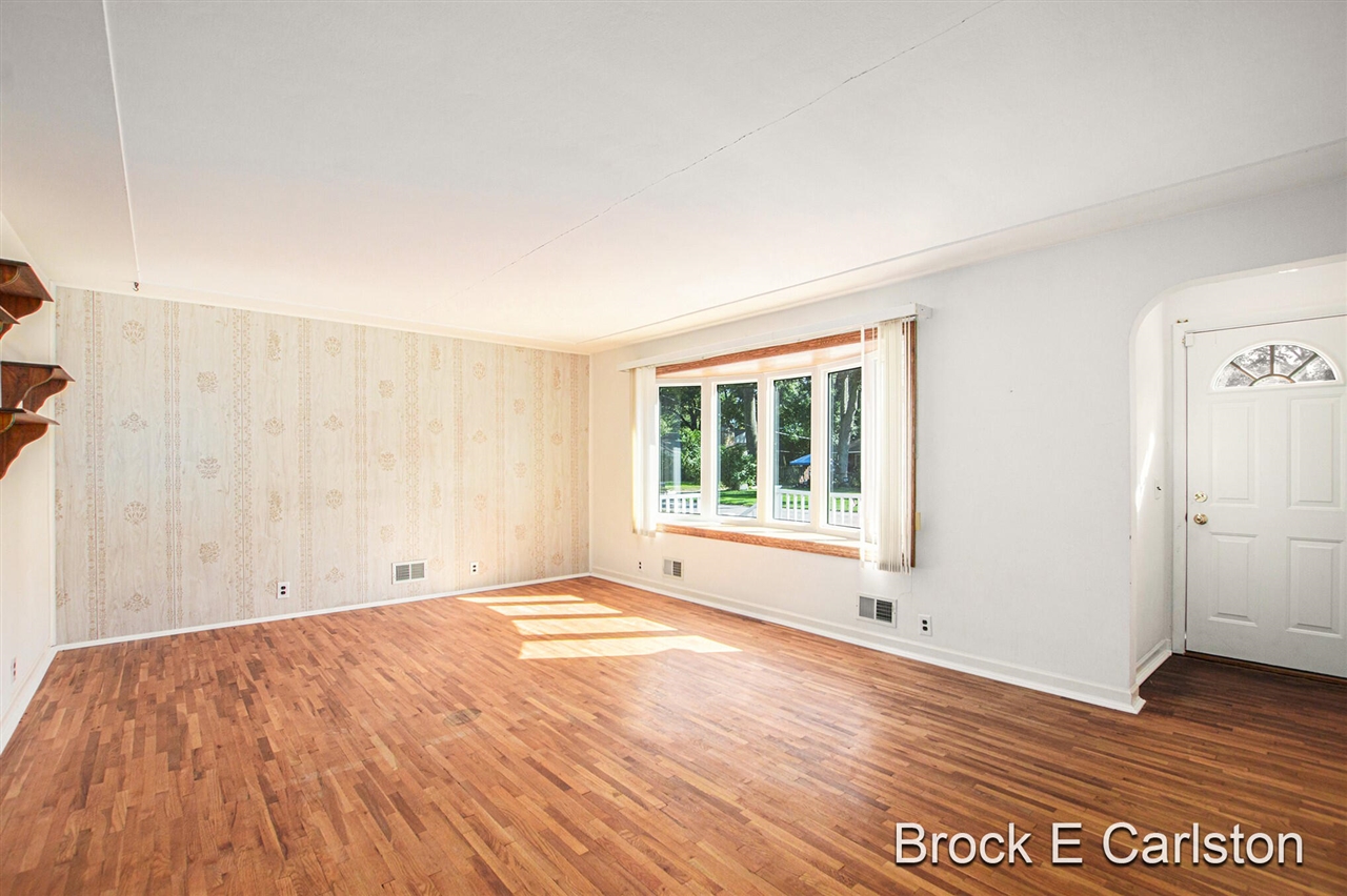 property viewer photo 7