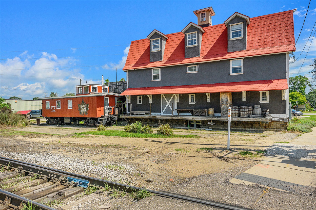 main property photo 24