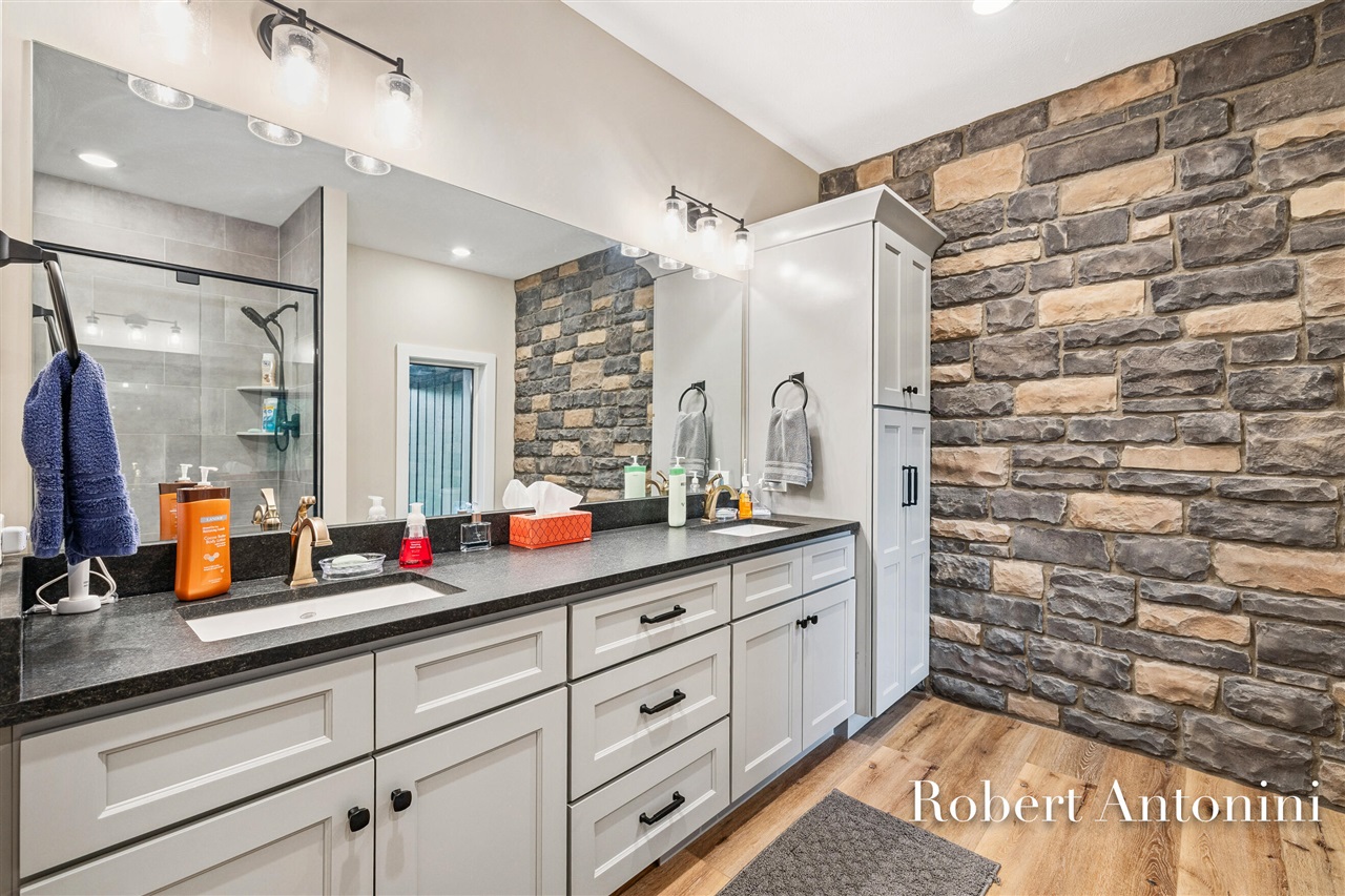 main property photo 80