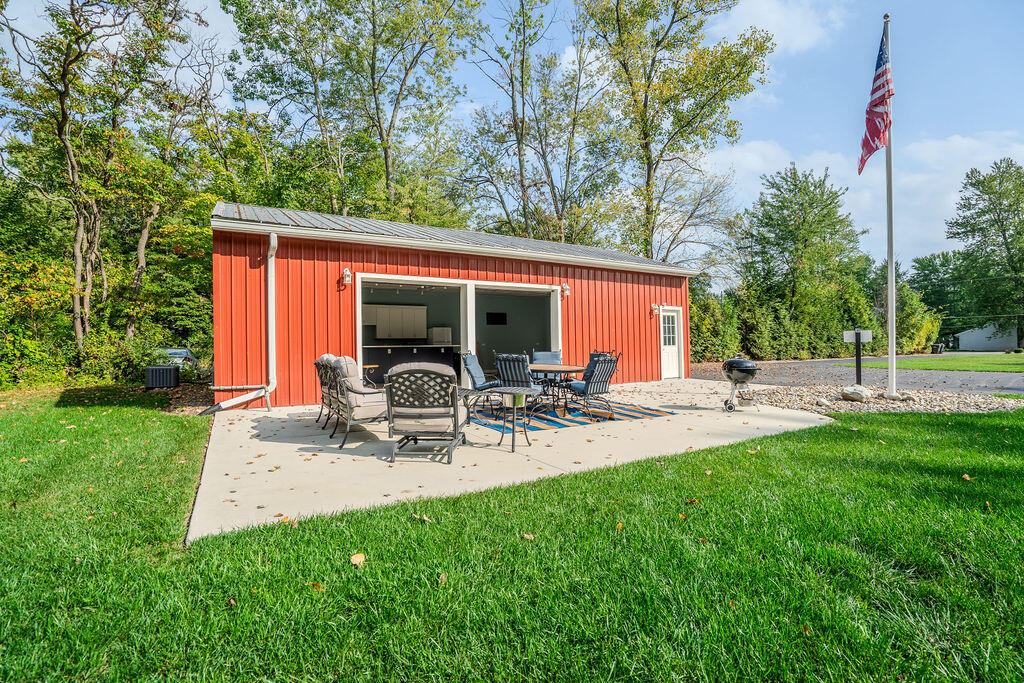 main property photo 40